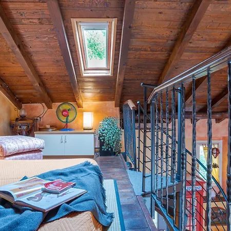 Bright In With View! Apartment
