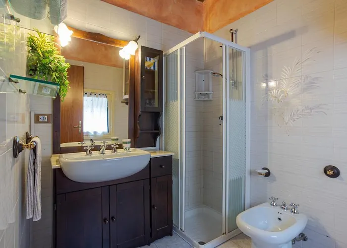 דירה Gueshost - Bright In With View!