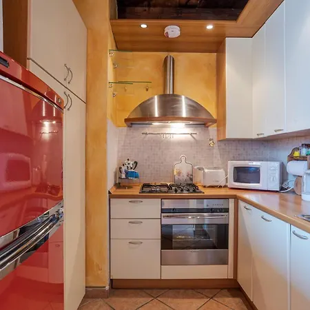 Gueshost - Bright In With View!