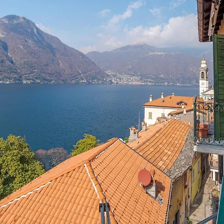 Apartment Gueshost - Bright In With View!