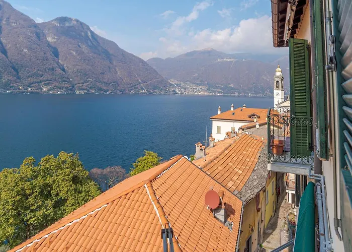 Apartment Gueshost - Bright In With View!